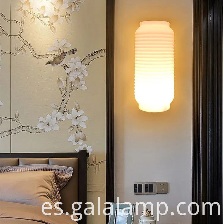 Altavoz Bluetooth con energía solar y combo de luz de patio al aire libre